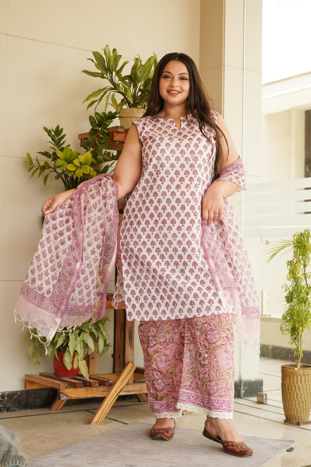 Women's White & Pink Sleeveless Cotton Kurta Set - (Set Of 3) - Nangalia Ruchira