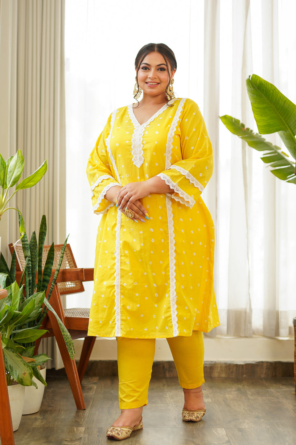 Women's Yellow White Border Heavy Kurta - (Set Of 2) - Nangalia Ruchira