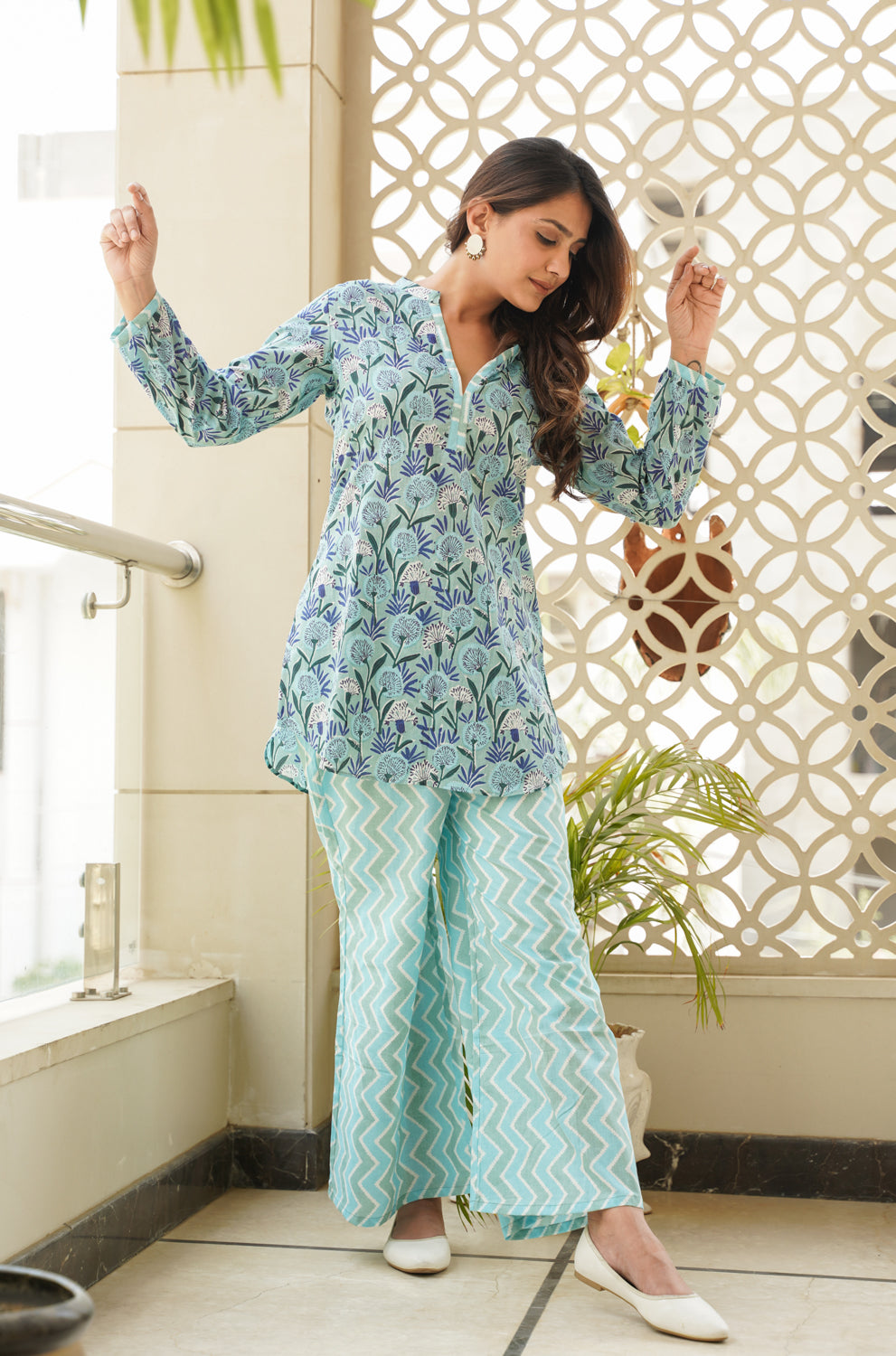 Women's Sky Blue Cotton Short Kurta & Palazzo Set - Nangalia Ruchira