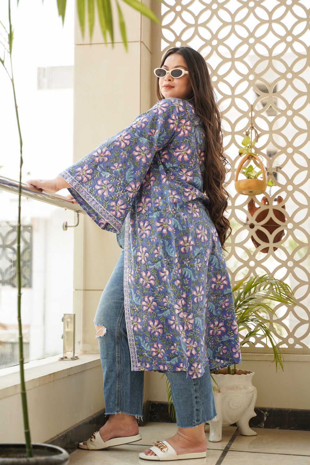 Women's Cotton Violet Floral Printed Kimono Shrug - Nangalia Ruchira