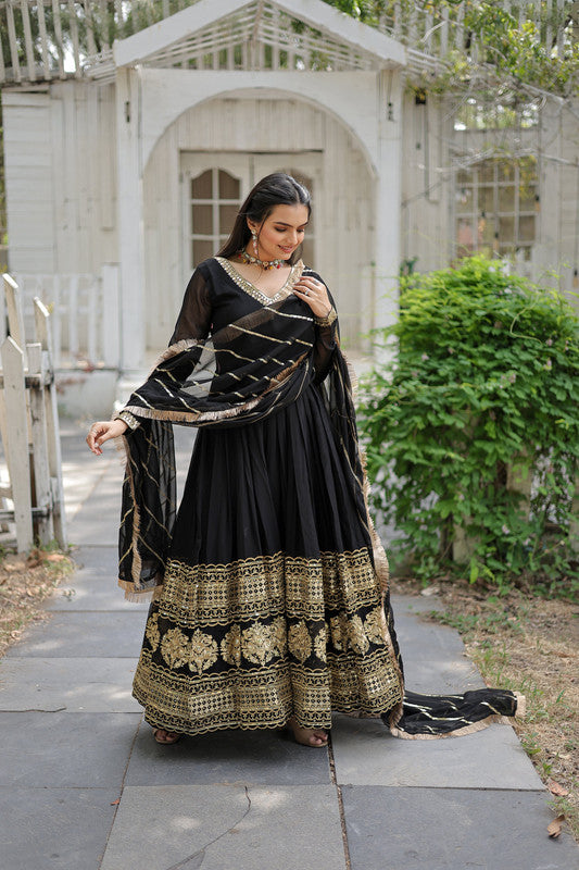 Women's Black Faux Blooming Sequins Embroidery Anarkali Dress With Dupatta
