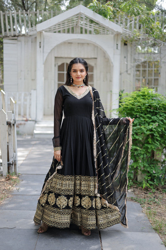 Women's Black Faux Blooming Sequins Embroidery Anarkali Dress With Dupatta