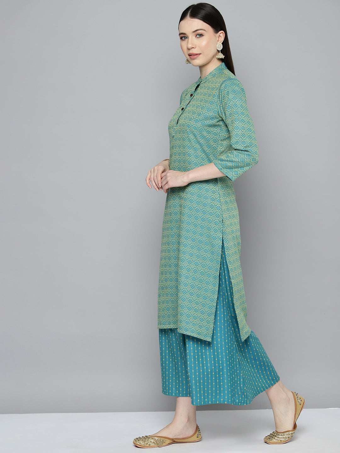 Women's Woven design kurta, palazzos and dupatta set - Taantav