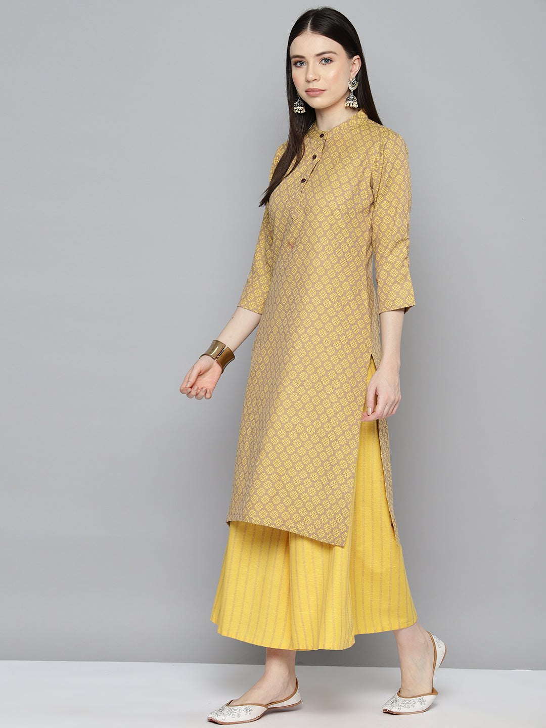 Women's Woven design kurta, palazzos and dupatta set - Taantav