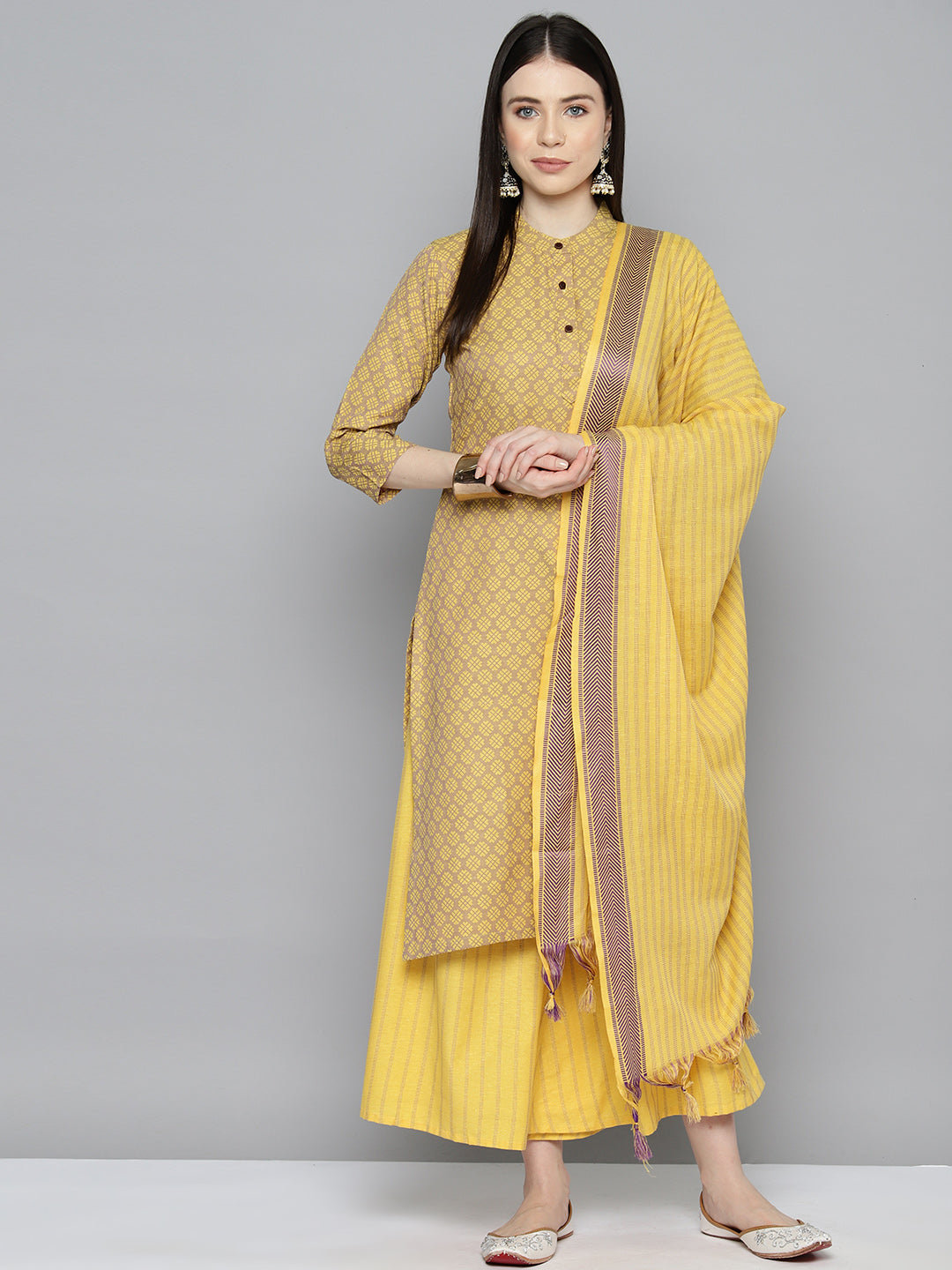 Women's Woven design kurta, palazzos and dupatta set - Taantav