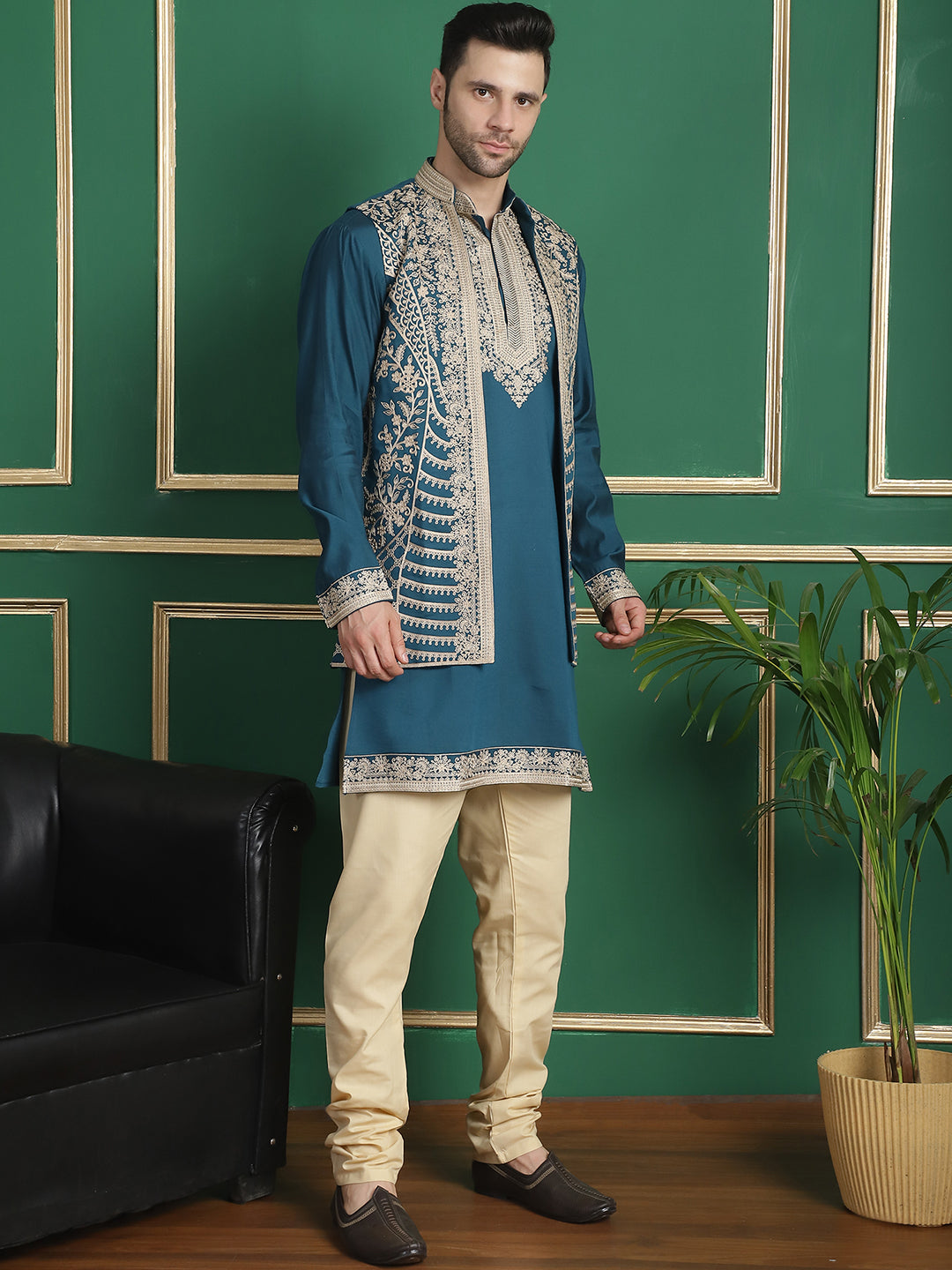 Men's Embroidered Waistcoat and Kurta Pyjama - Taantav