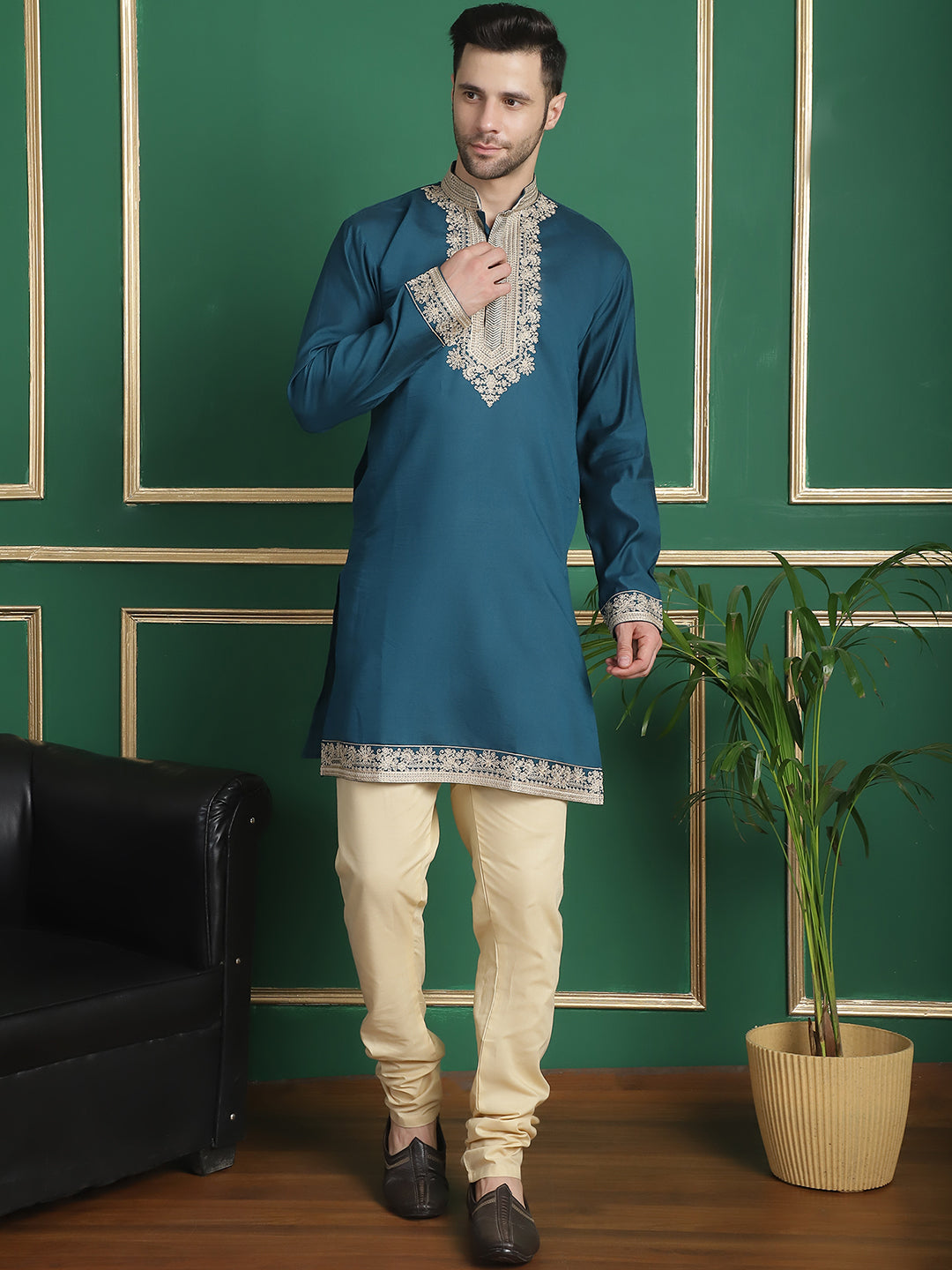 Men's Embroidered Waistcoat and Kurta Pyjama - Taantav