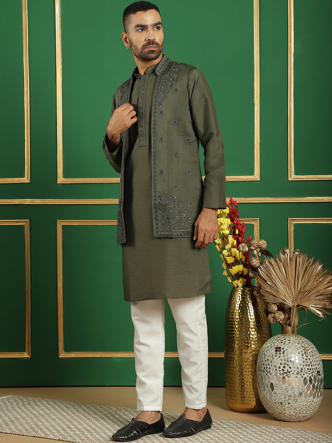 Men's Embroidered Waistcoat and Kurta Pyjama - Taantav