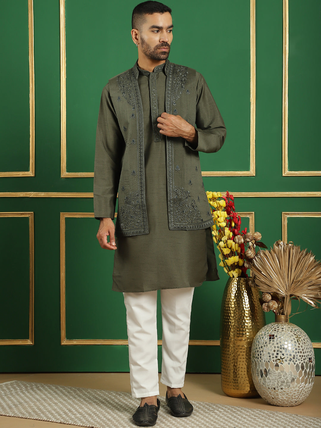 Men's Embroidered Waistcoat and Kurta Pyjama - Taantav