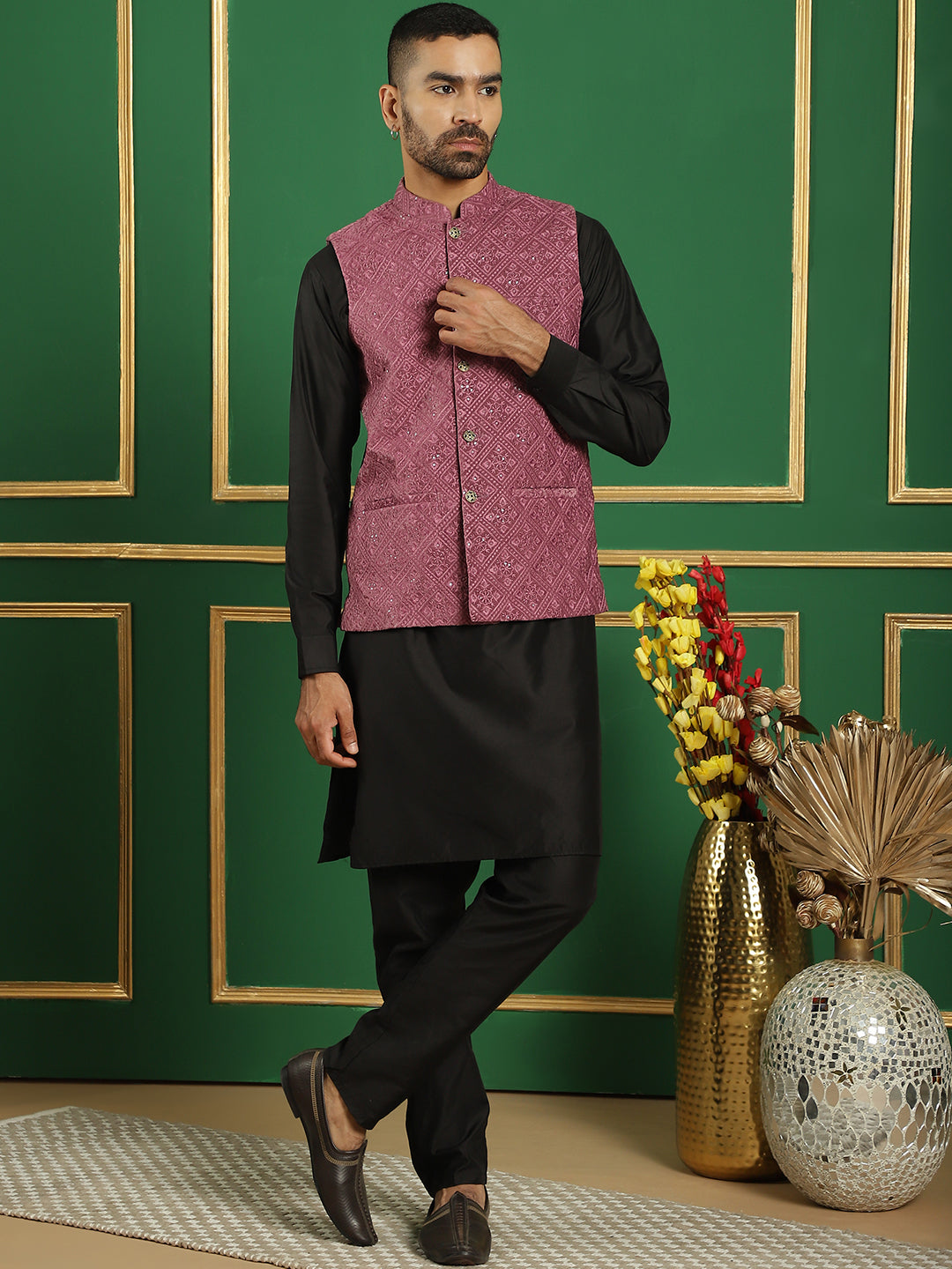 Men's Velvet Nehru Jacket With Solid Kurta Pyjama - Taantav