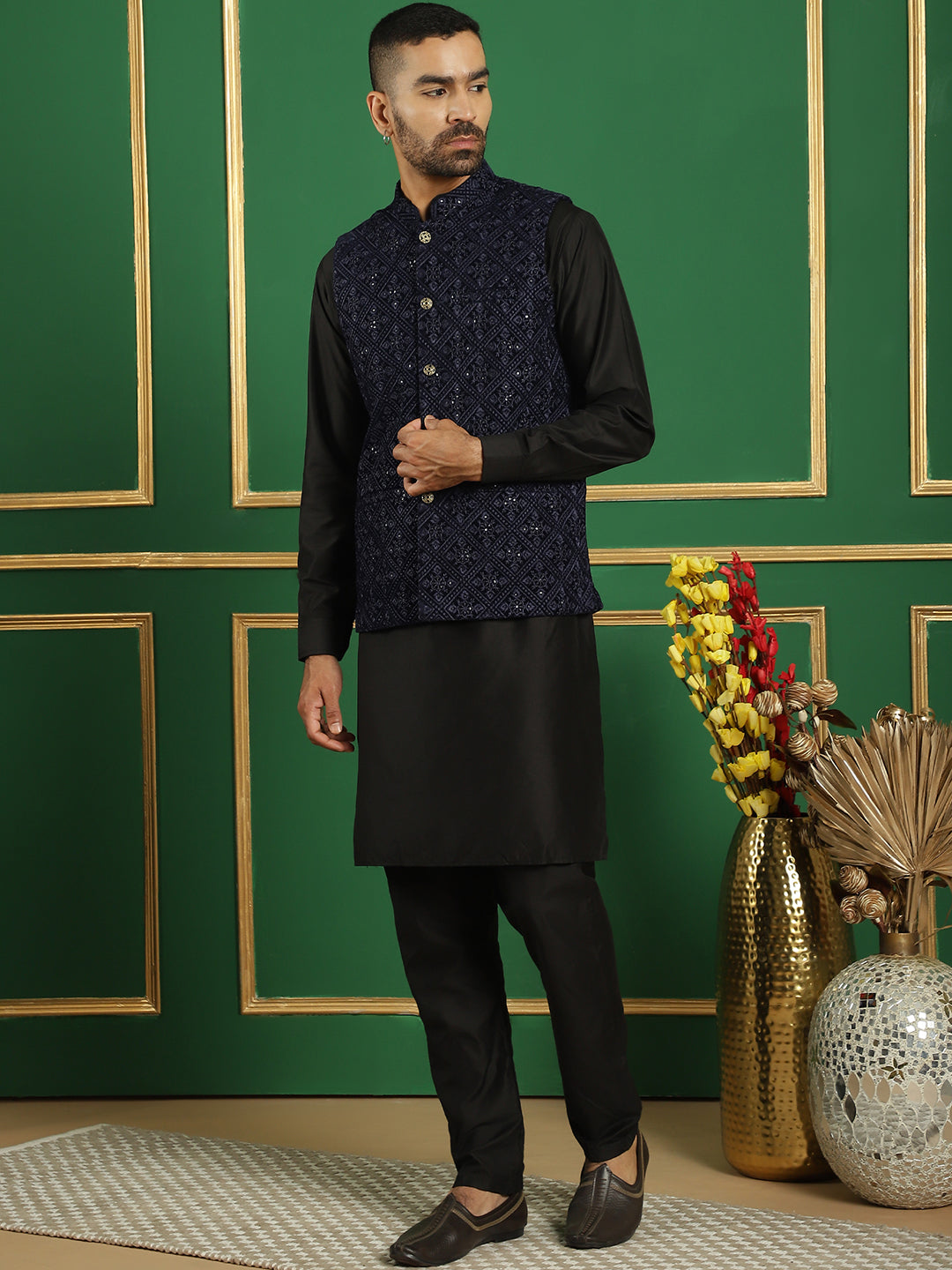 Men's Velvet Nehru Jacket With Solid Kurta Pyjama - Taantav