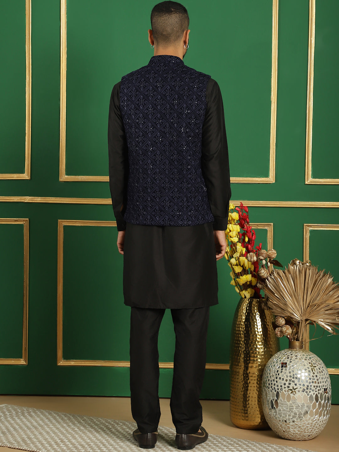 Men's Velvet Nehru Jacket With Solid Kurta Pyjama - Taantav