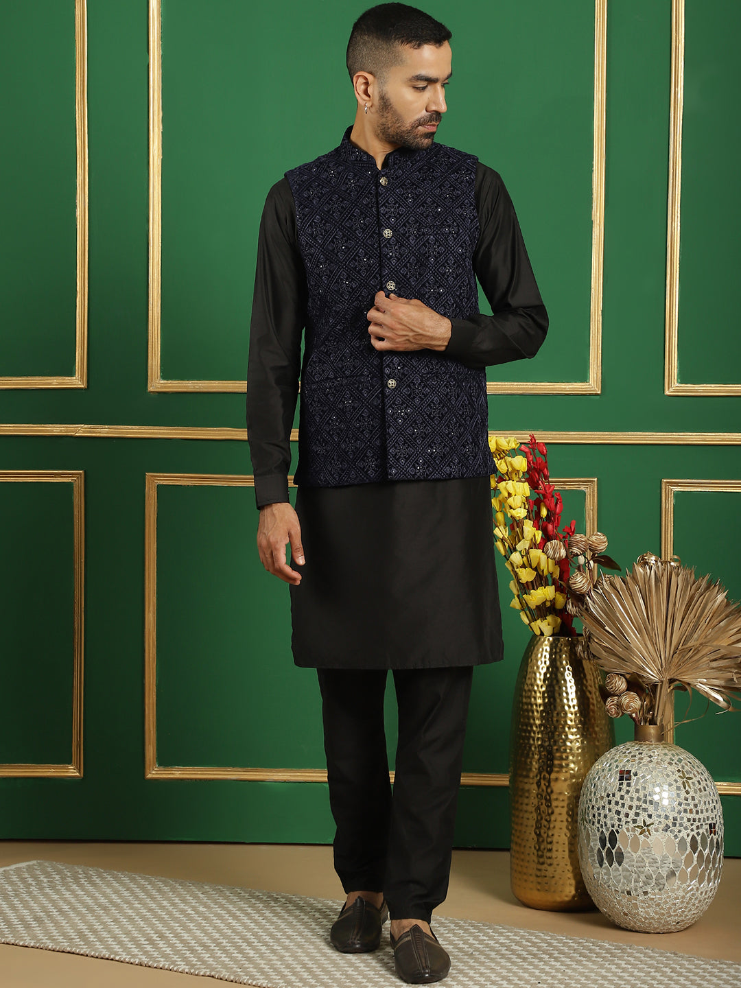 Men's Velvet Nehru Jacket With Solid Kurta Pyjama - Taantav