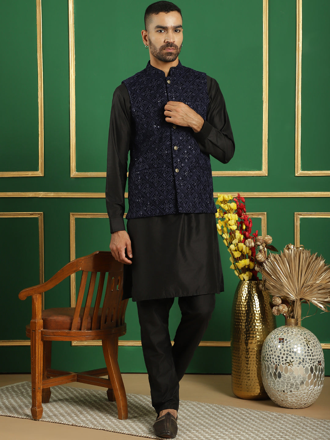 Men's Velvet Nehru Jacket With Solid Kurta Pyjama - Taantav