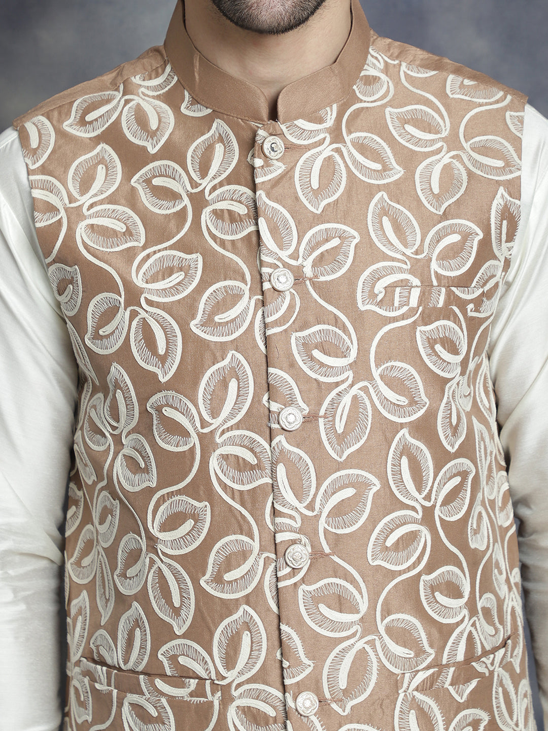 Men's Embroidered Nehru Jacket With Solid Kurta Pyjama - Taantav