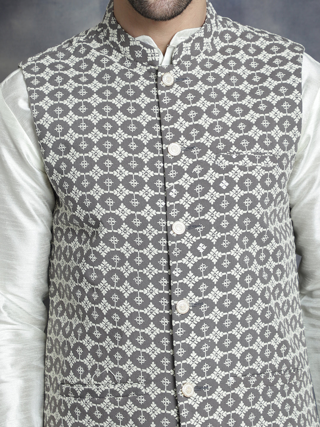 Men's Embroidered Nehru Jacket With Solid Kurta Pyjama - Taantav