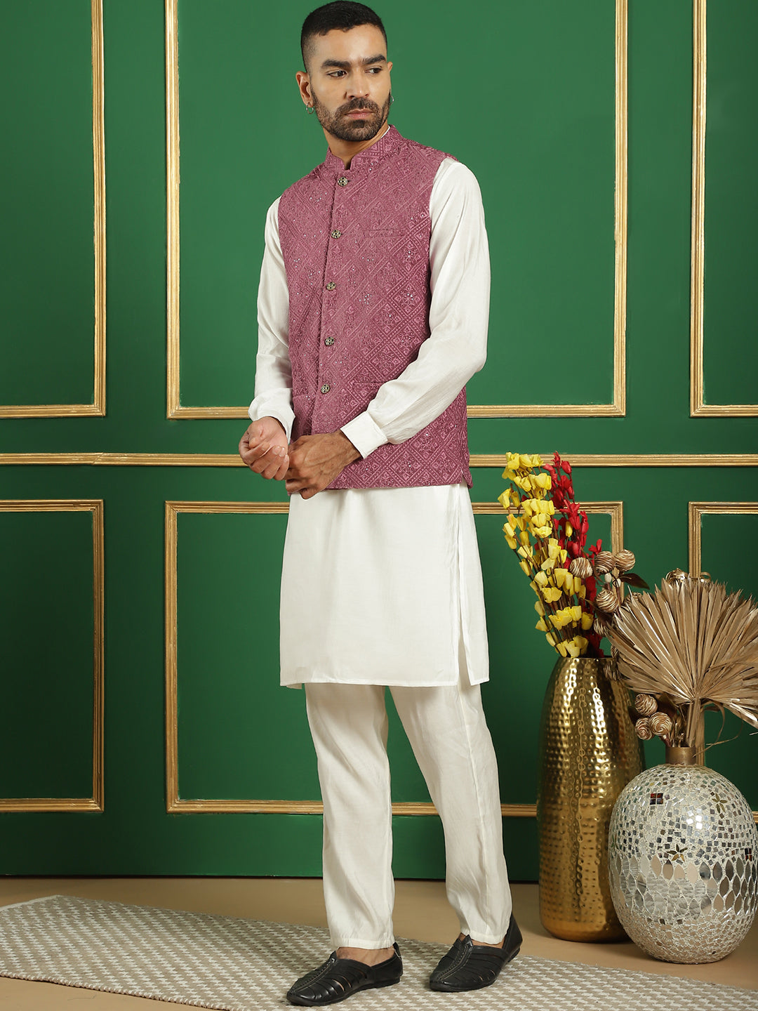 Men's Velvet Nehru Jacket With Solid Kurta Pyjama - Taantav