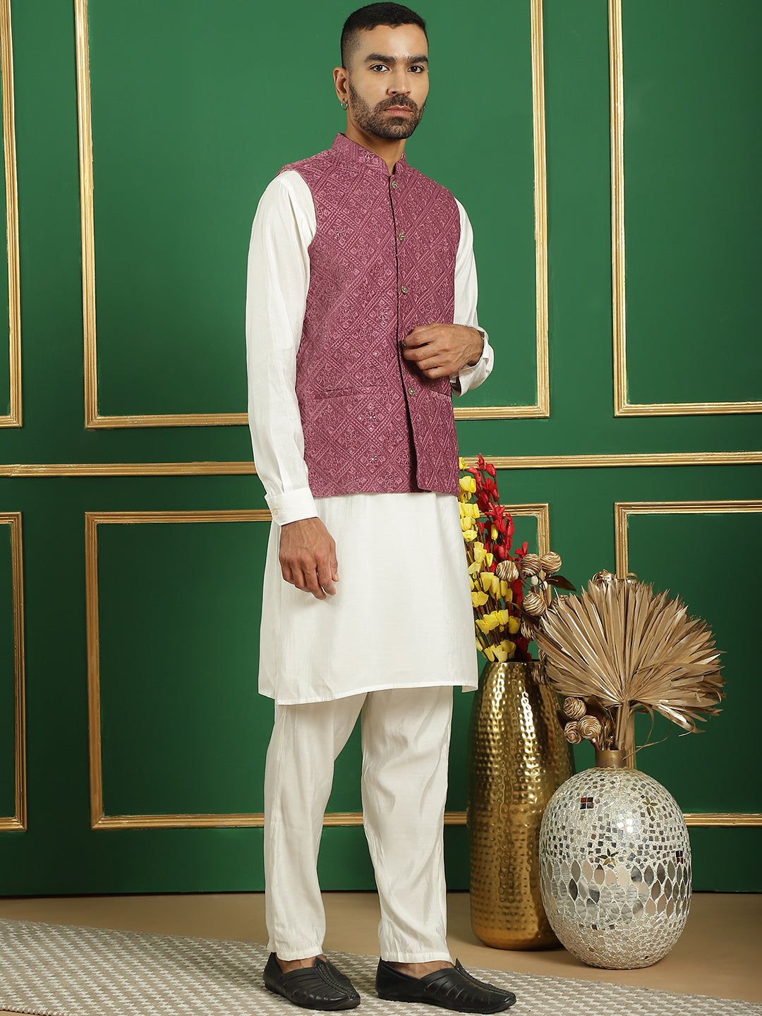 Men's Velvet Nehru Jacket With Solid Kurta Pyjama - Taantav