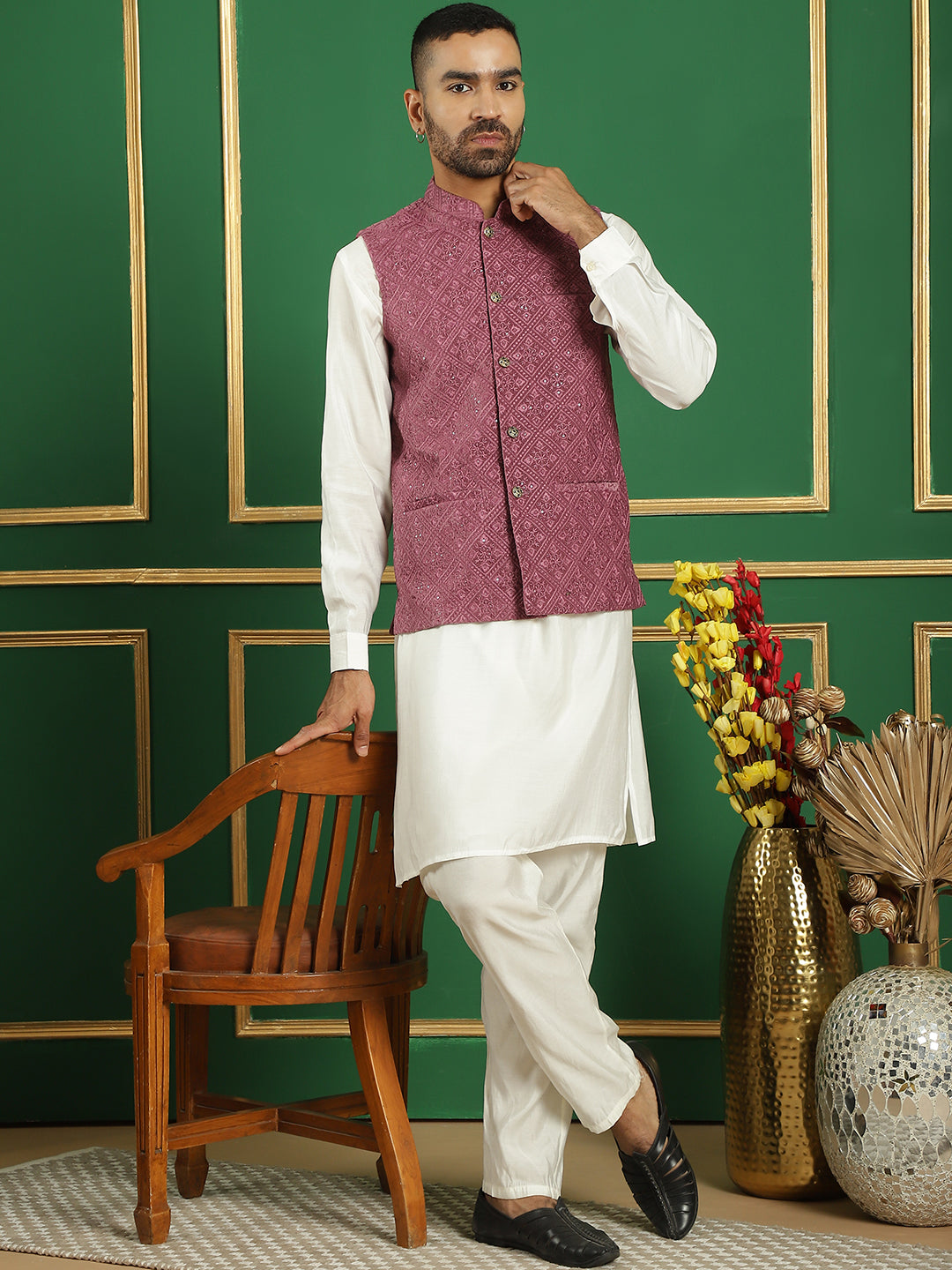 Men's Velvet Nehru Jacket With Solid Kurta Pyjama - Taantav