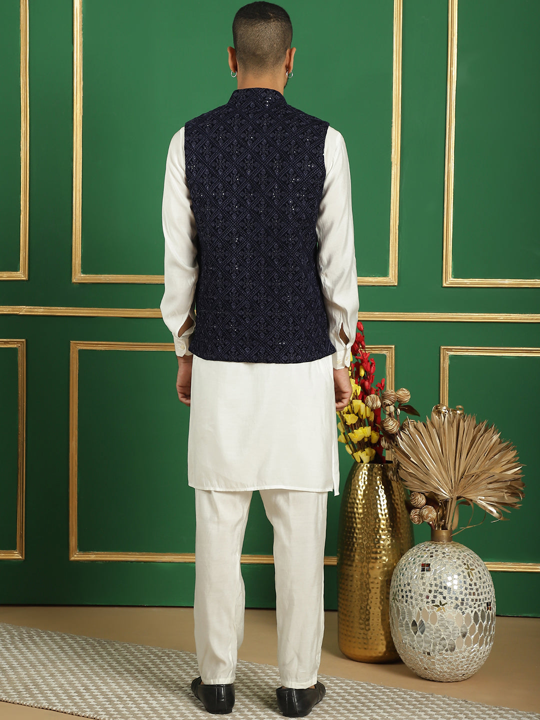 Men's Velvet Nehru Jacket With Solid Kurta Pyjama - Taantav