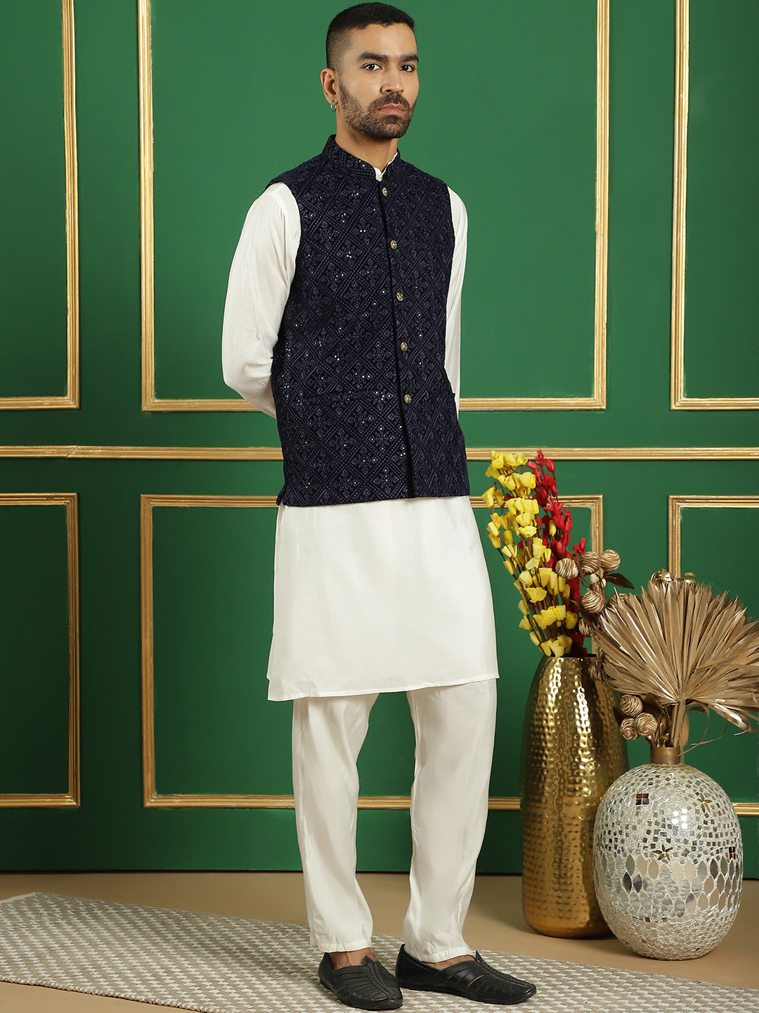 Men's Velvet Nehru Jacket With Solid Kurta Pyjama - Taantav