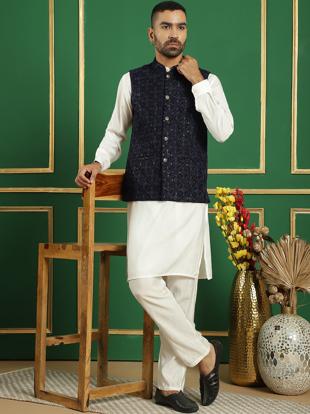 Men's Velvet Nehru Jacket With Solid Kurta Pyjama - Taantav