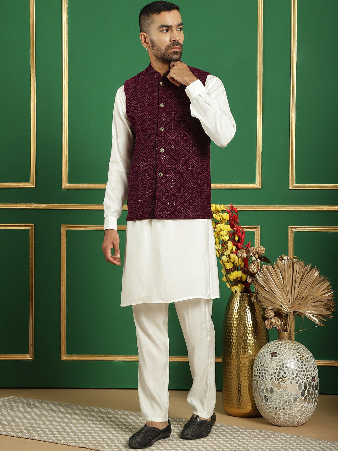 Men's Velvet Nehru Jacket With Solid Kurta Pyjama - Taantav