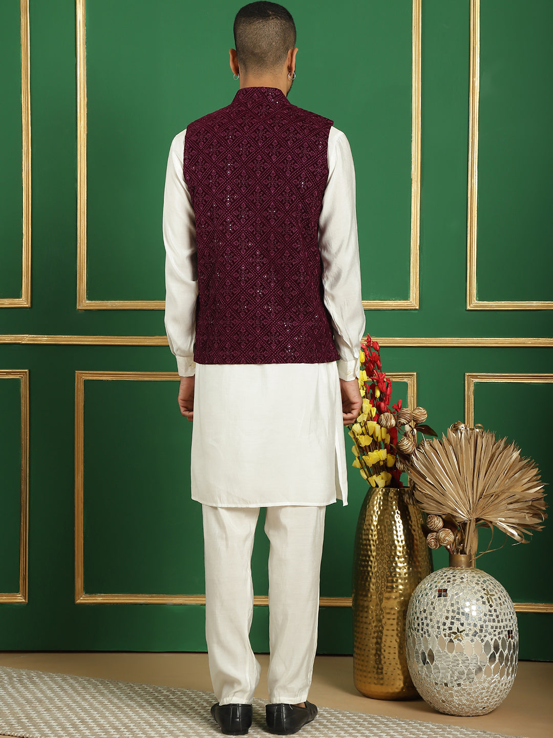 Men's Velvet Nehru Jacket With Solid Kurta Pyjama - Taantav