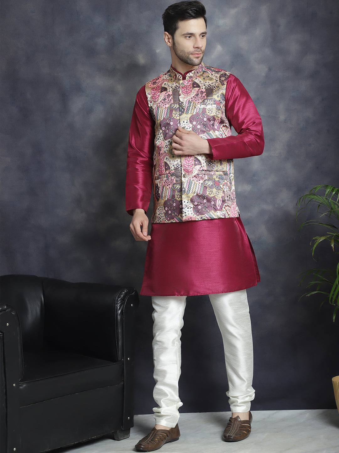 Men's Digital Print and Zari Work Nehru Jacket With Kurta Pyjama Set - Taantav