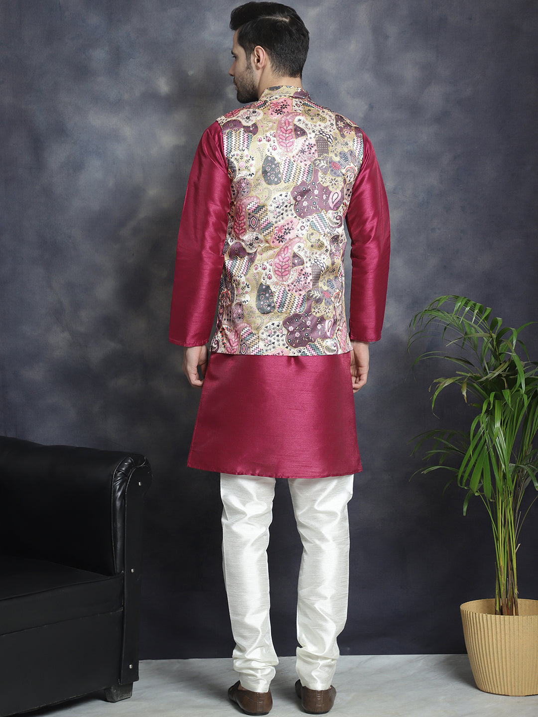 Men's Digital Print and Zari Work Nehru Jacket With Kurta Pyjama Set - Taantav