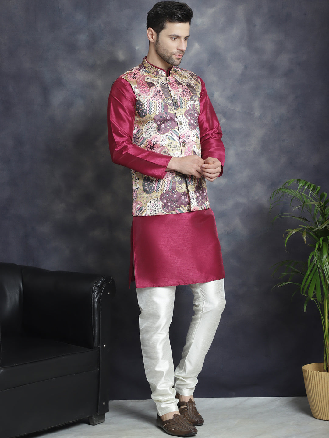 Men's Digital Print and Zari Work Nehru Jacket With Kurta Pyjama Set - Taantav