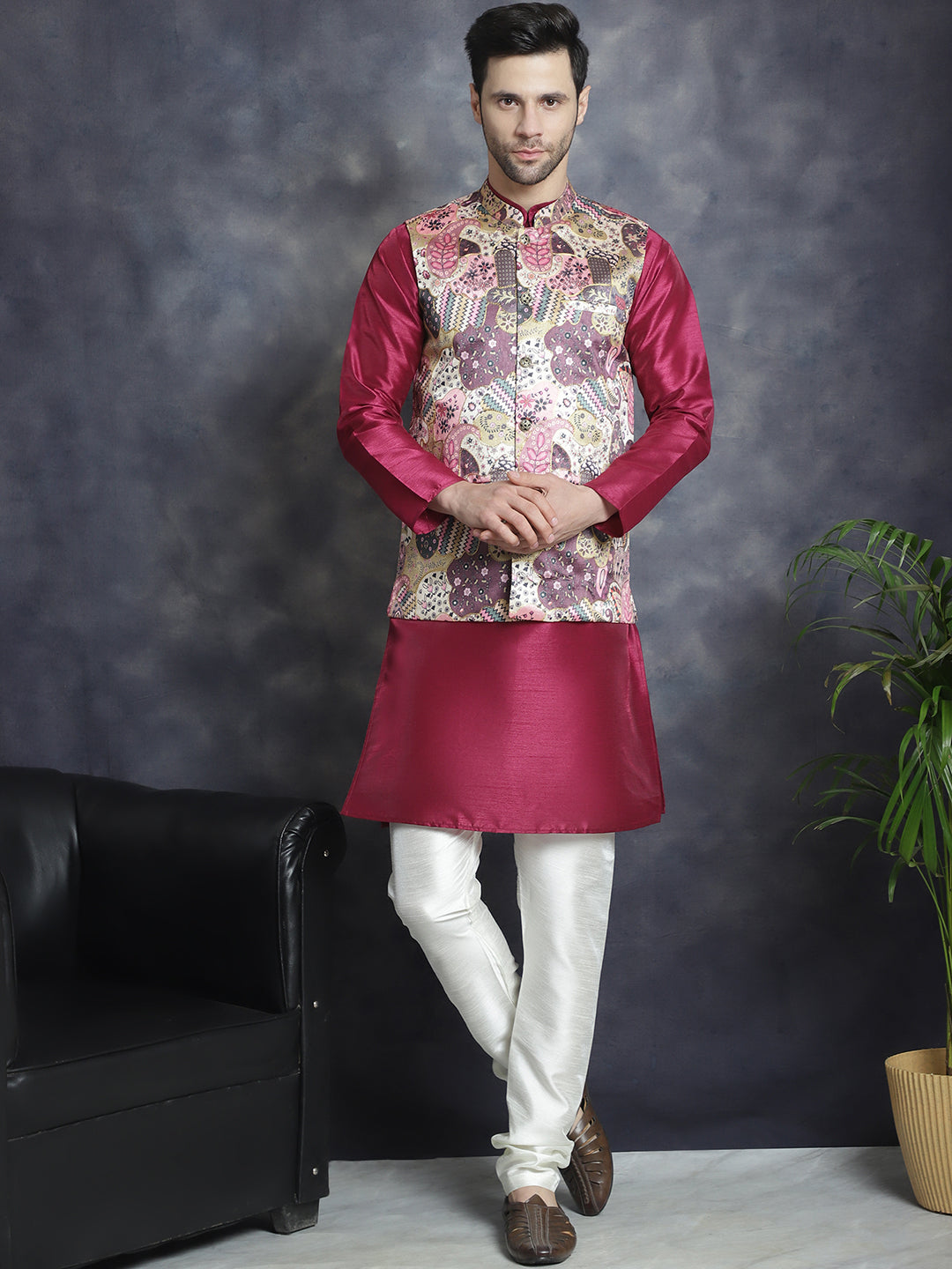 Men's Digital Print and Zari Work Nehru Jacket With Kurta Pyjama Set - Taantav