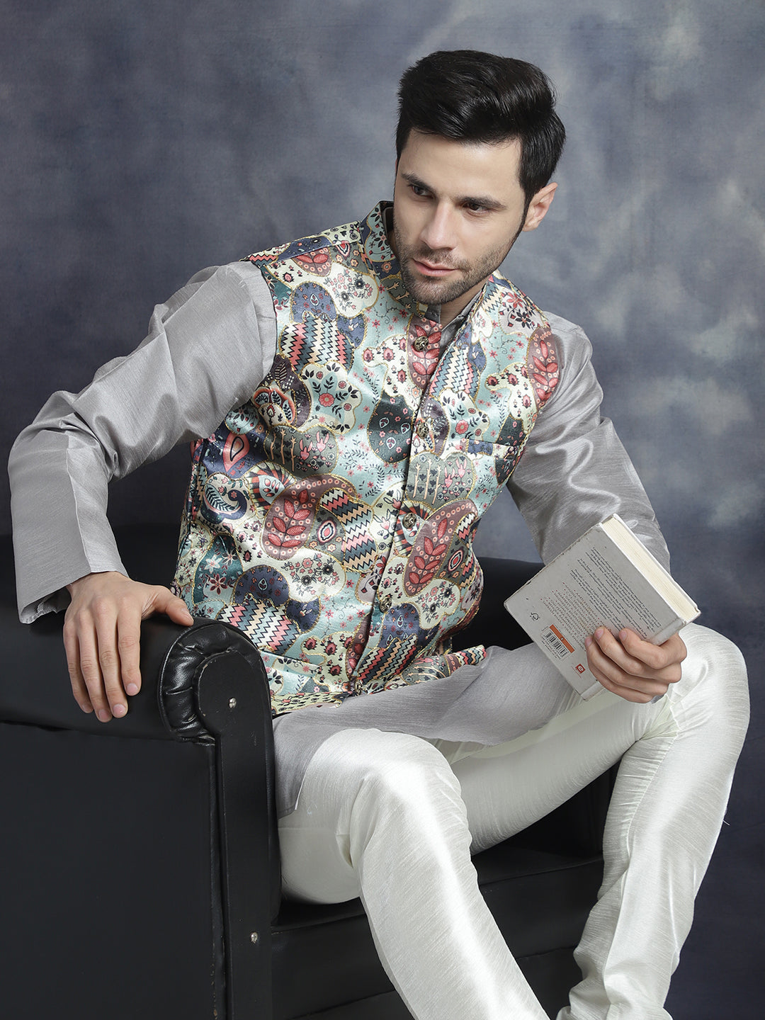 Men's Digital Print and Zari Work Nehru Jacket With Kurta Pyjama Set - Taantav