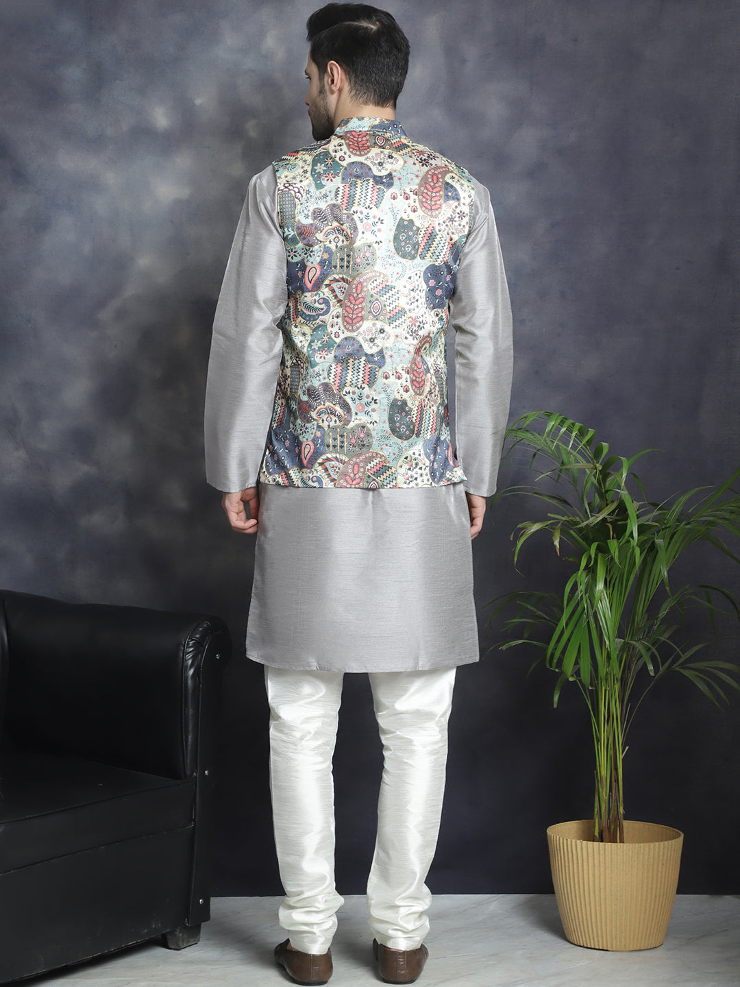 Men's Digital Print and Zari Work Nehru Jacket With Kurta Pyjama Set - Taantav