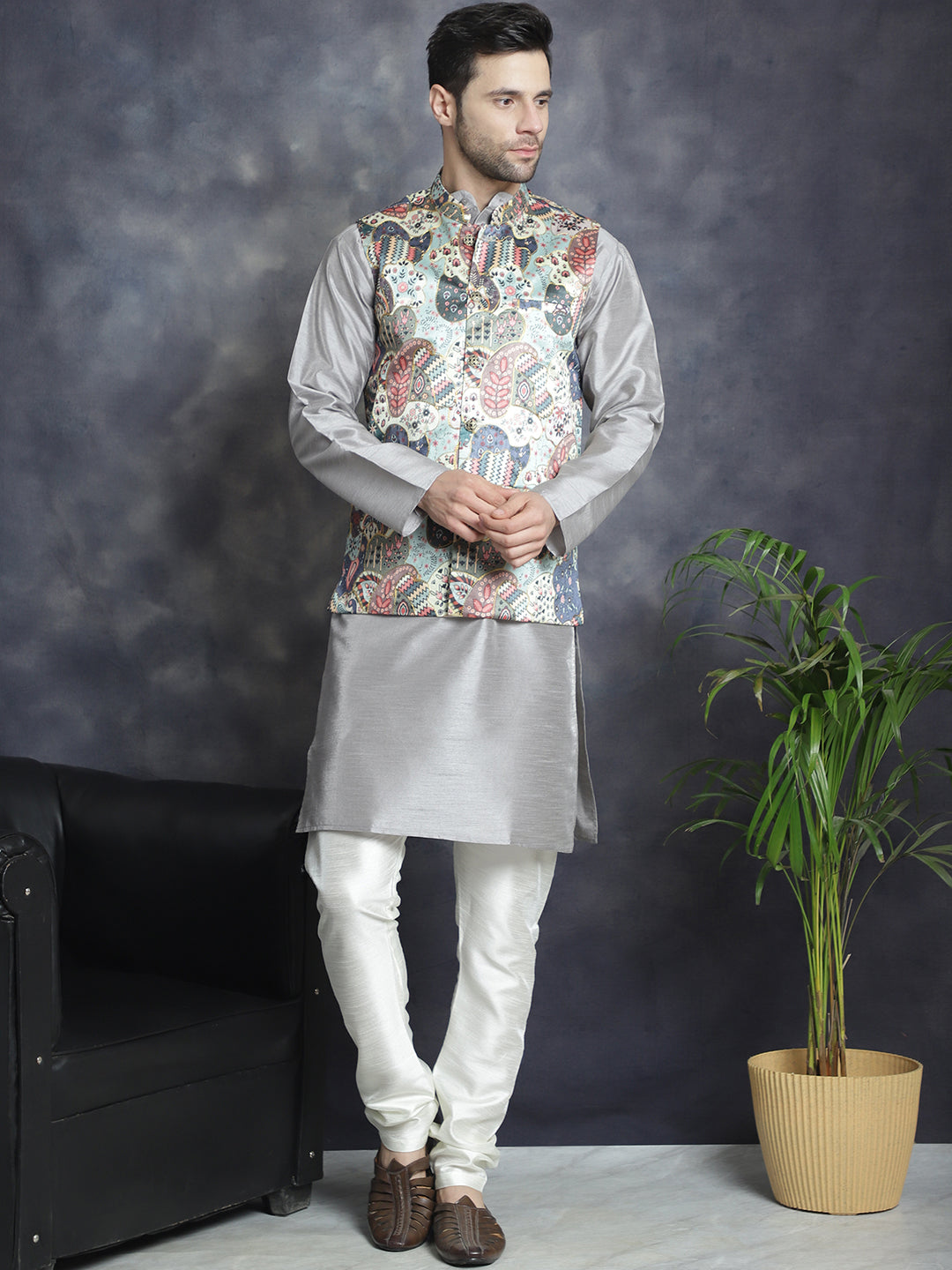 Men's Digital Print and Zari Work Nehru Jacket With Kurta Pyjama Set - Taantav