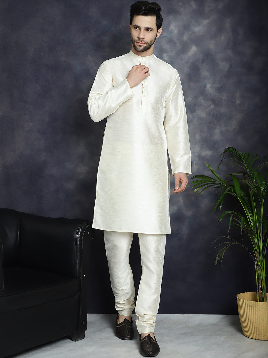 Men's Sequins and Embroidered Nehru Jacket With Solid Kurta Pyjama - Taantav