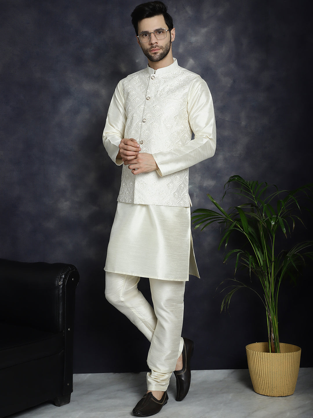 Men's Sequins and Embroidered Nehru Jacket With Solid Kurta Pyjama - Taantav