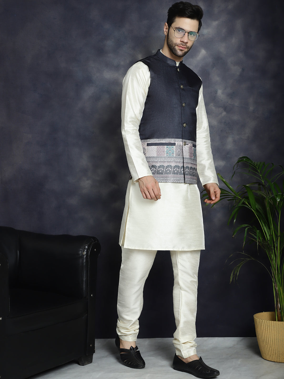 Men's Printed Nehru Jacket With Solid Kurta Pyjama - Taantav