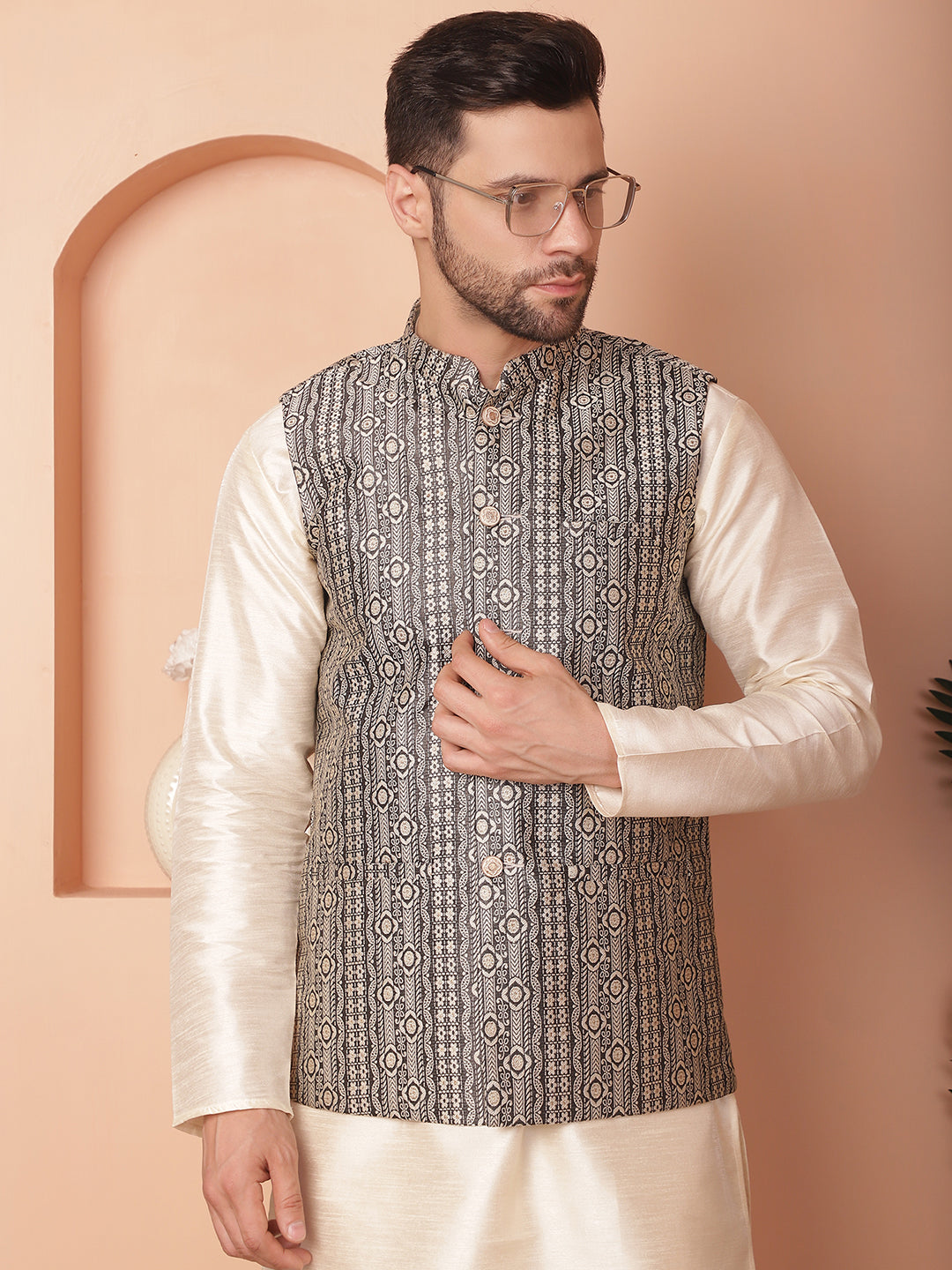 Men's Woven Design Nehru Jacket With Solid Kurta Pyjama - Taantav