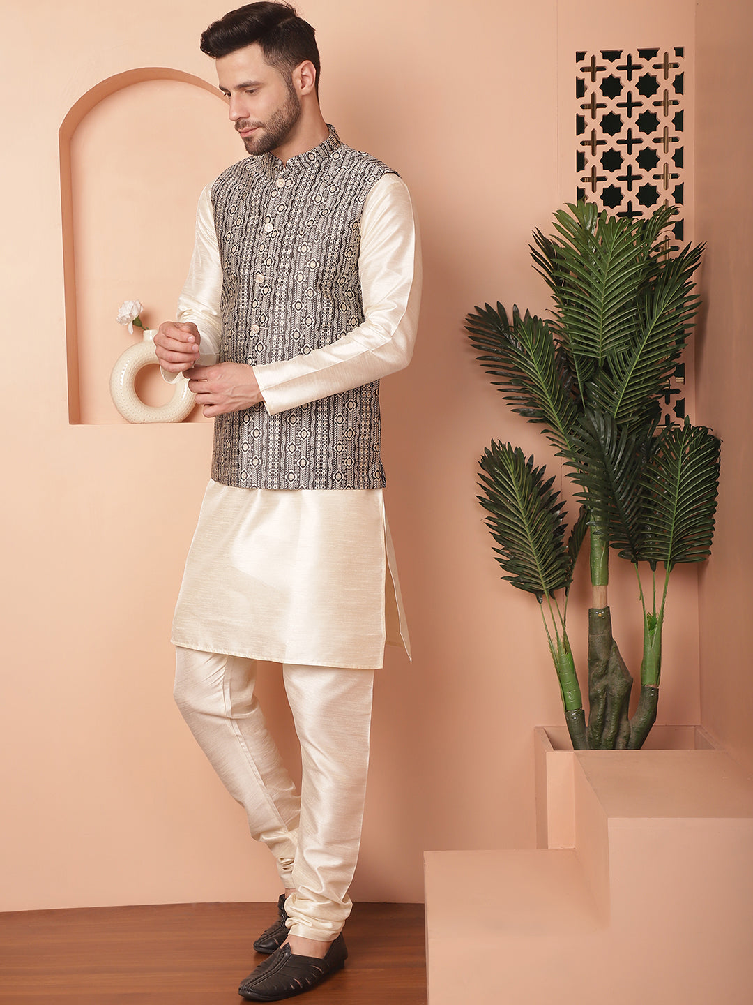 Men's Woven Design Nehru Jacket With Solid Kurta Pyjama - Taantav