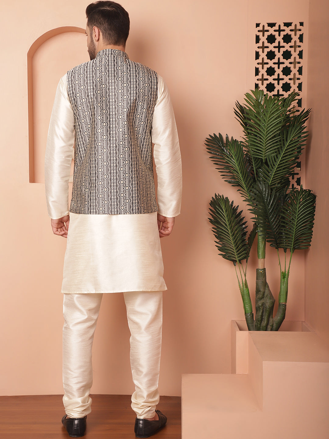 Men's Woven Design Nehru Jacket With Solid Kurta Pyjama - Taantav