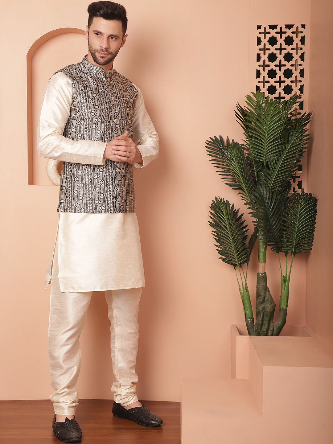 Men's Woven Design Nehru Jacket With Solid Kurta Pyjama - Taantav