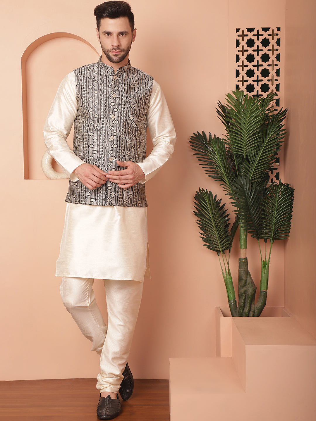 Men's Woven Design Nehru Jacket With Solid Kurta Pyjama - Taantav