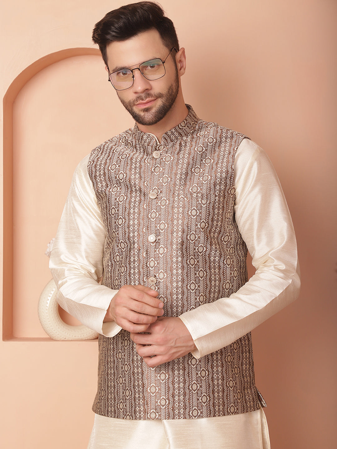 Men's Woven Design Nehru Jacket With Solid Kurta Pyjama - Taantav