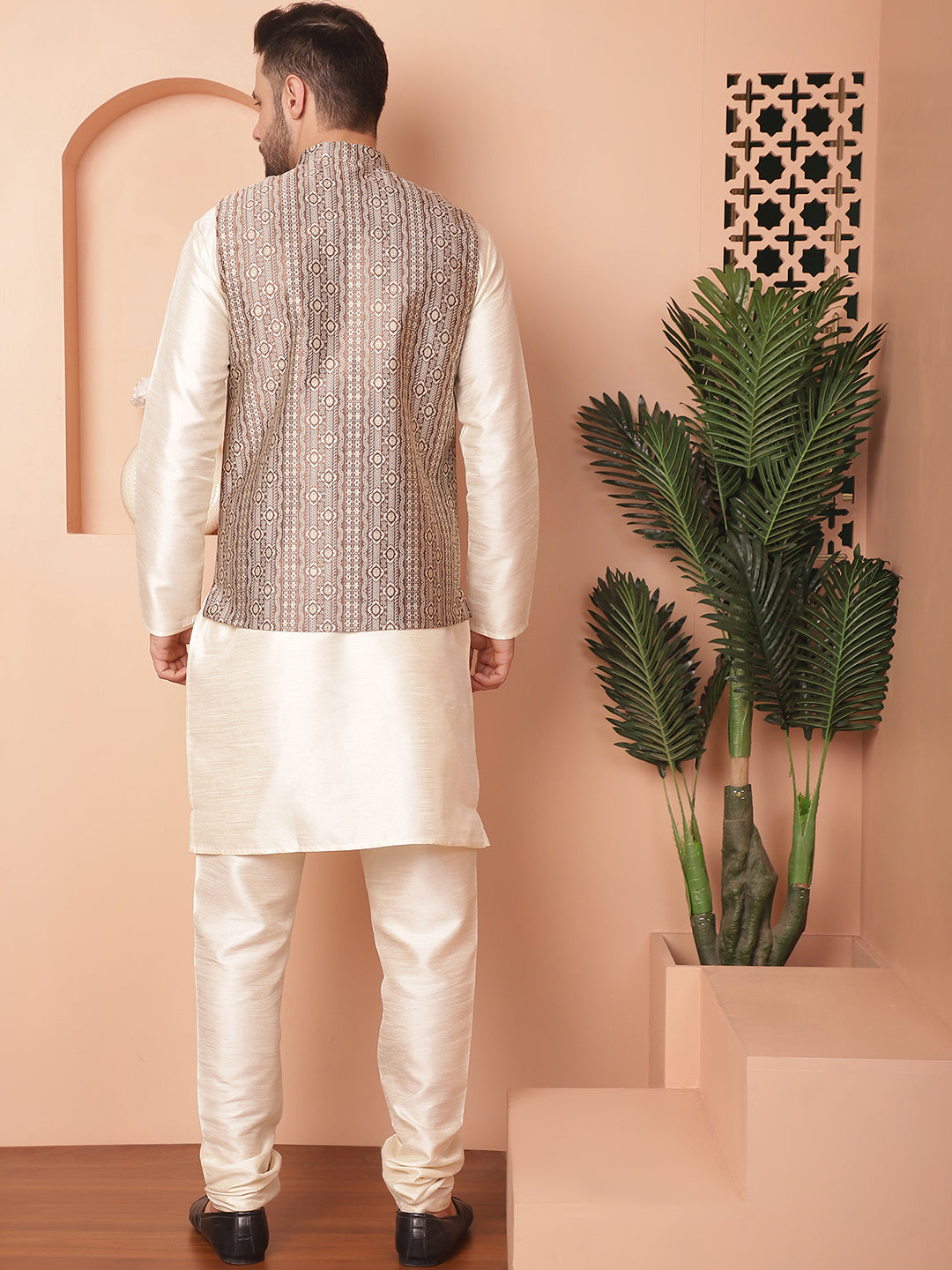 Men's Woven Design Nehru Jacket With Solid Kurta Pyjama - Taantav