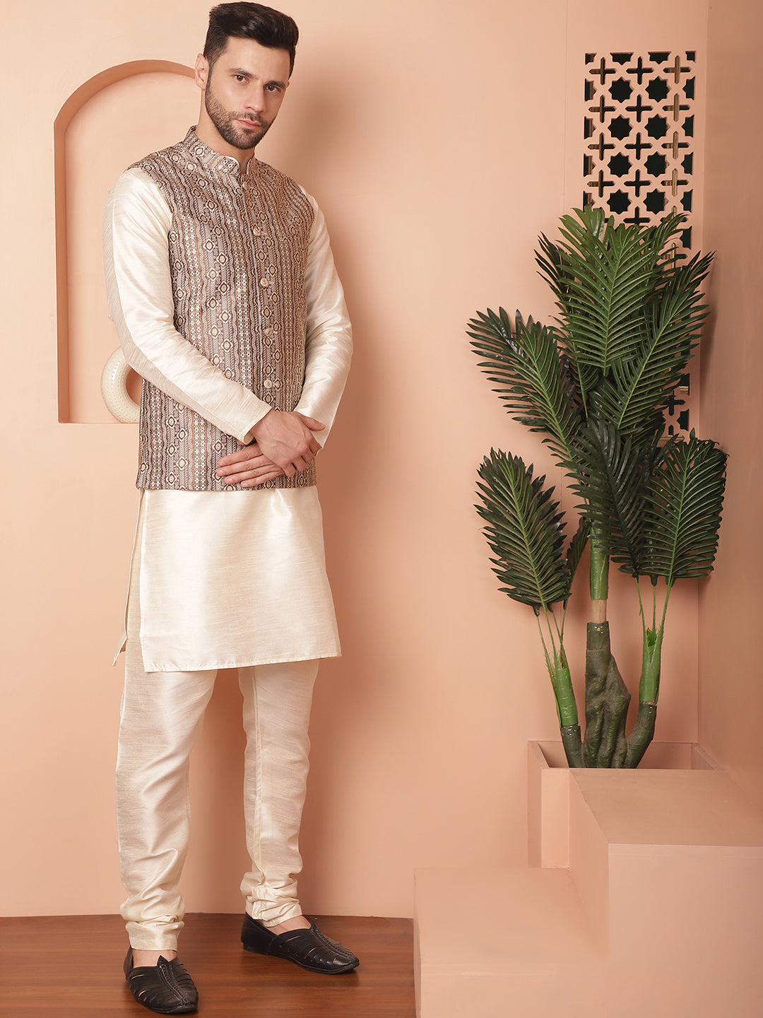 Men's Woven Design Nehru Jacket With Solid Kurta Pyjama - Taantav