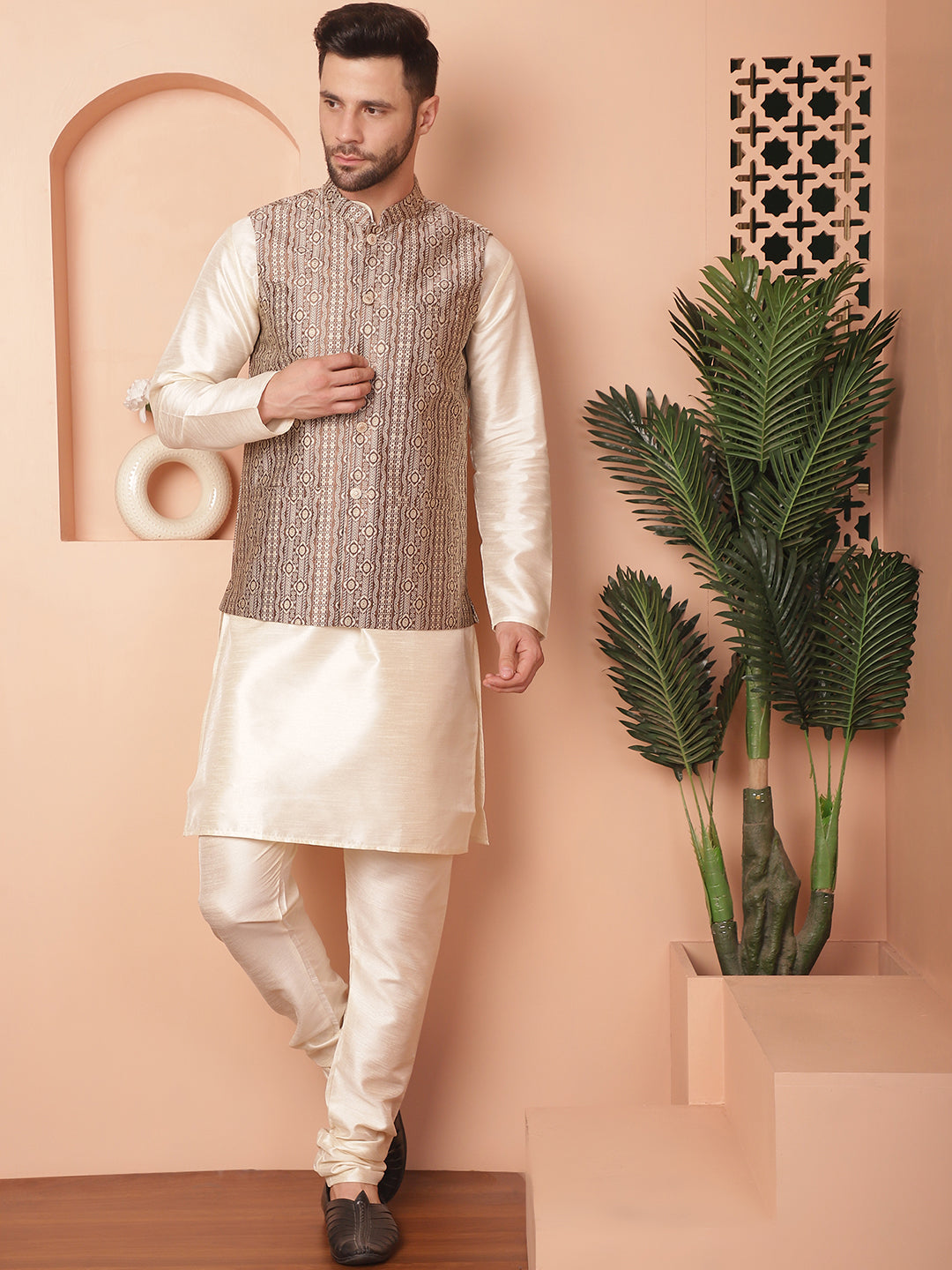 Men's Woven Design Nehru Jacket With Solid Kurta Pyjama - Taantav