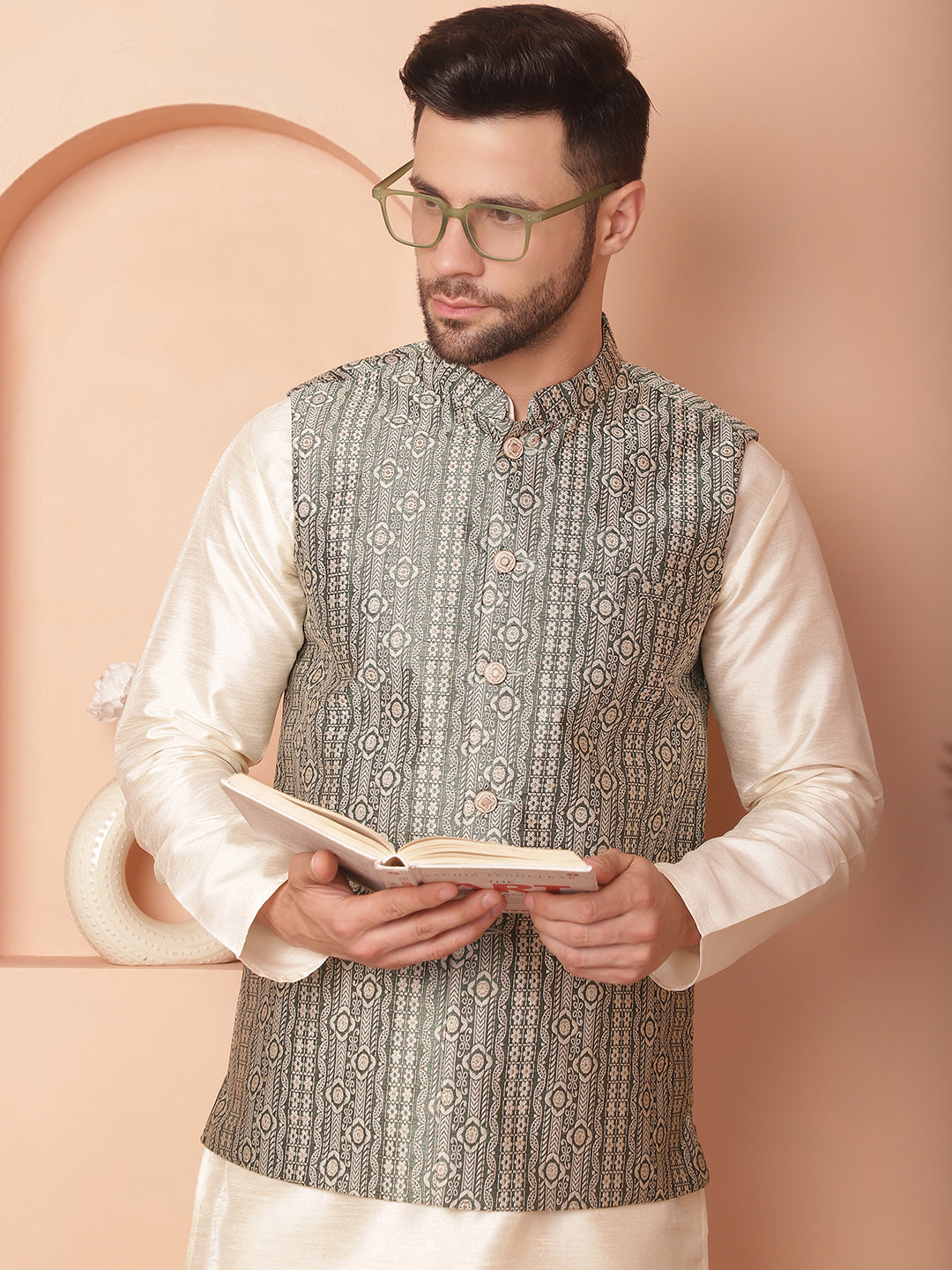 Men's Woven Design Nehru Jacket With Solid Kurta Pyjama - Taantav