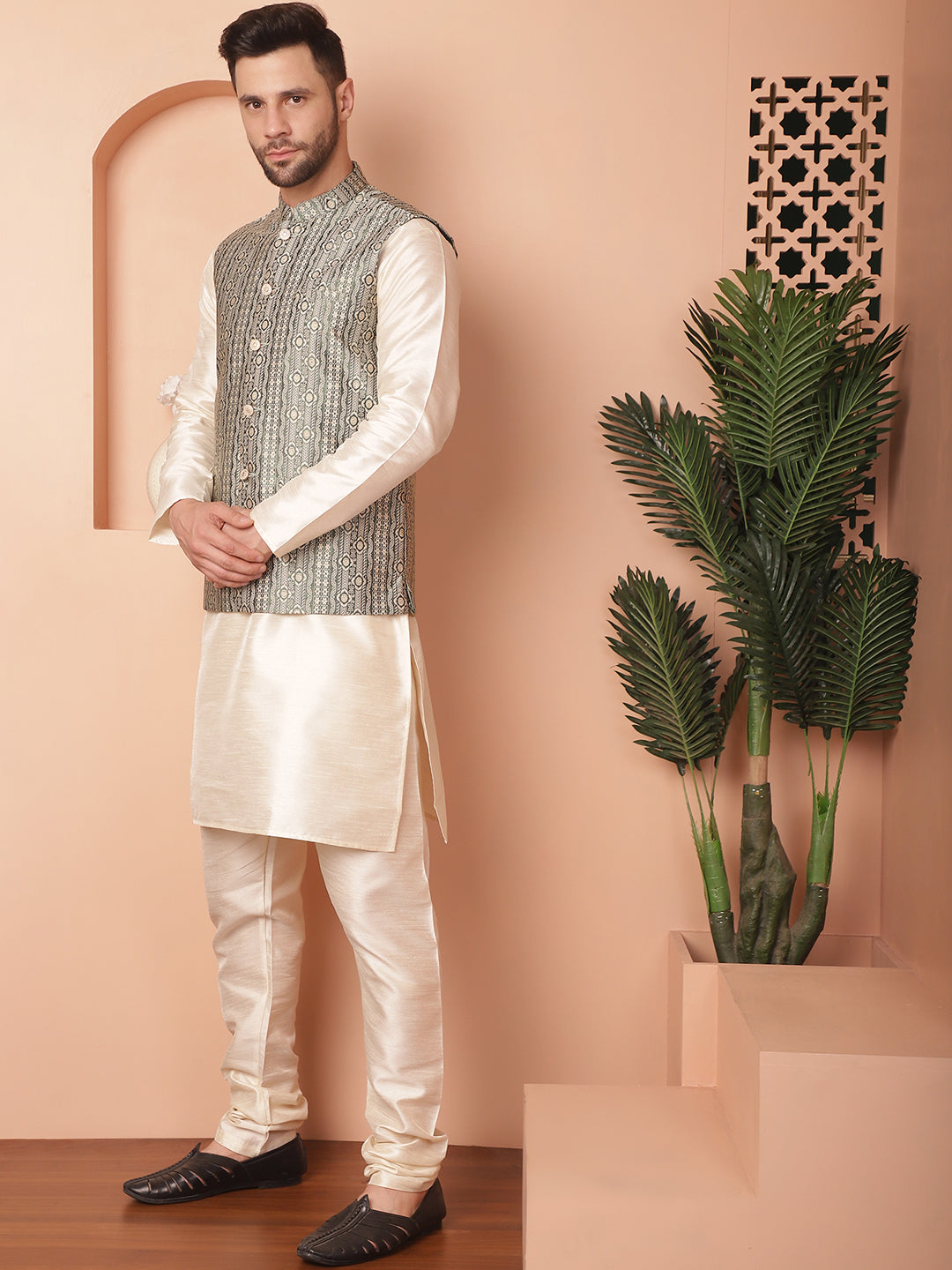 Men's Woven Design Nehru Jacket With Solid Kurta Pyjama - Taantav