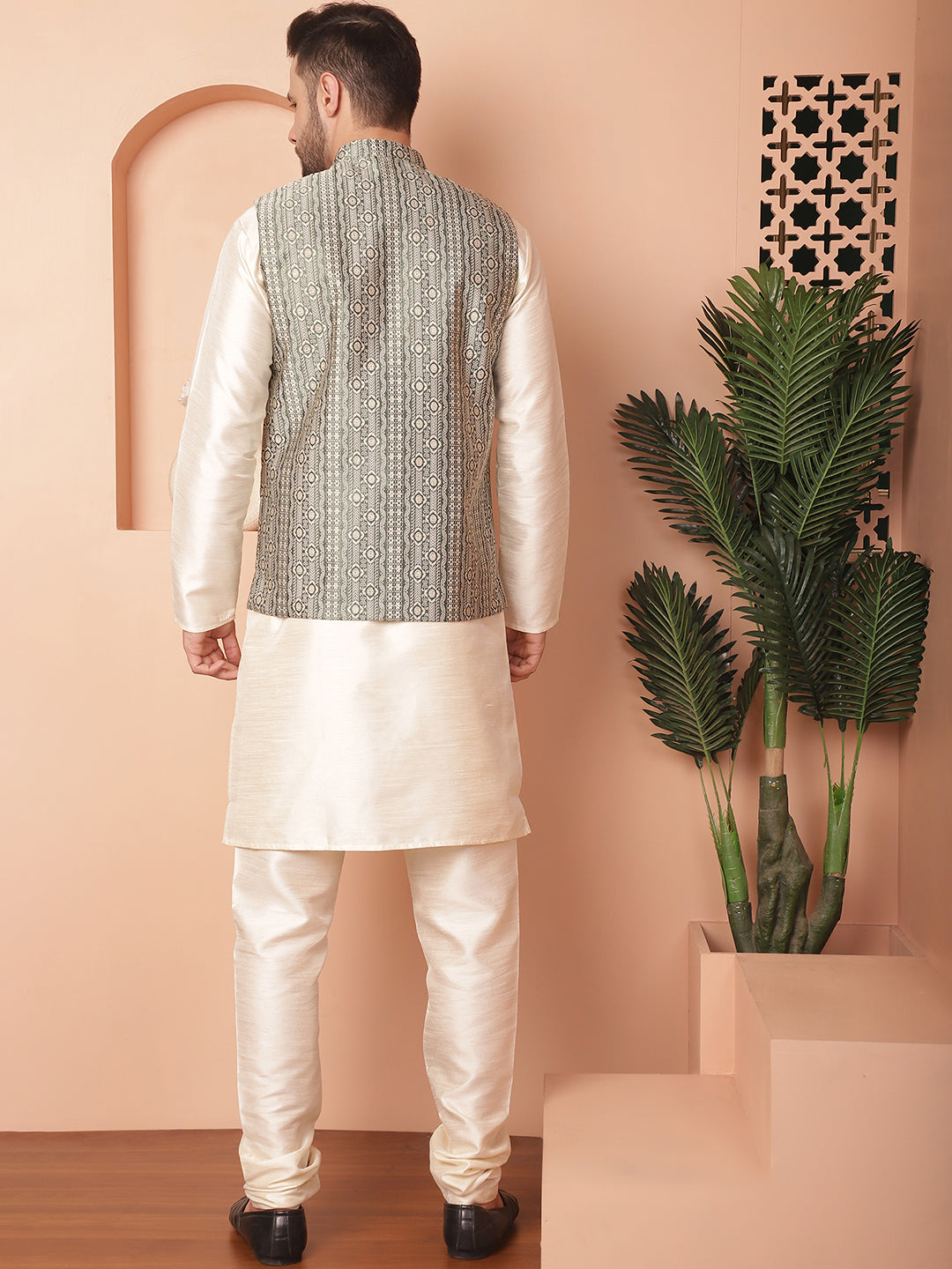 Men's Woven Design Nehru Jacket With Solid Kurta Pyjama - Taantav